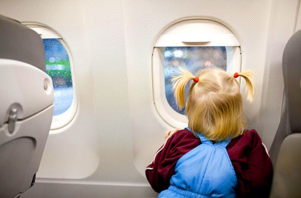 voyage d'un mineur seul en avion
